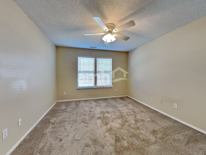 Building Photo - 6437 Saybrooke Dr