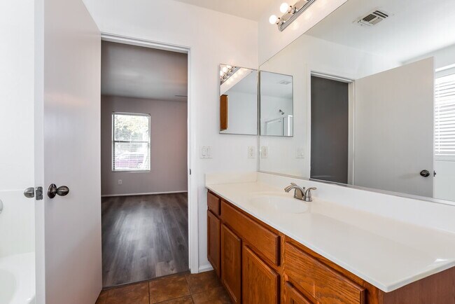 Building Photo - 38345 N Rusty Ln