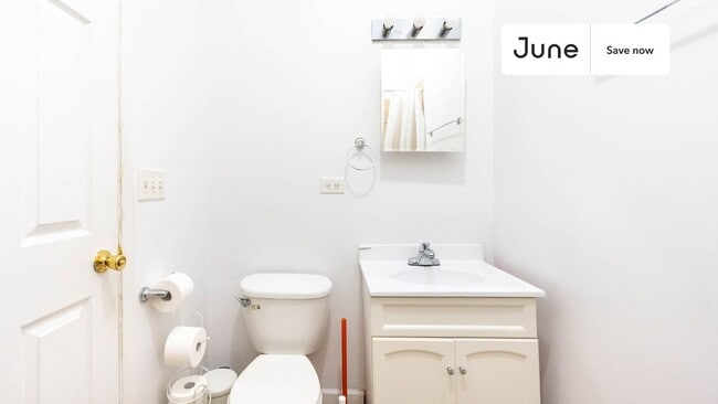 Building Photo - 1945 W Cermak Rd