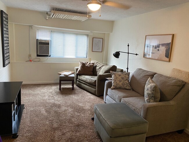 1st floor living rooms - 104 Lewiston Rd