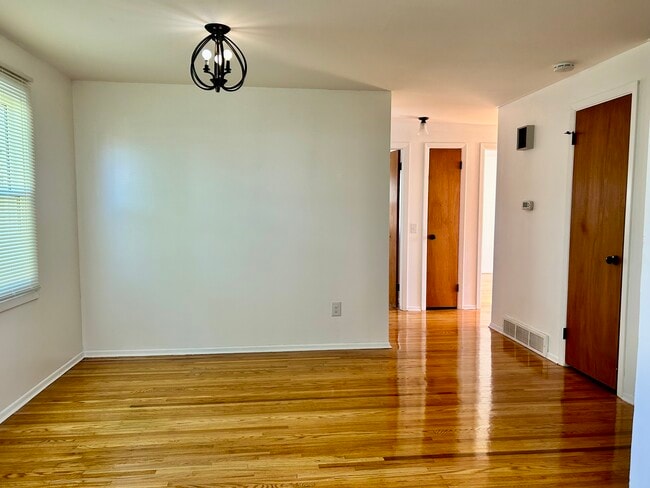 FORMAL DINING - 40 Masthead Way