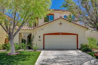 Building Photo - 10588 Isola Bella St