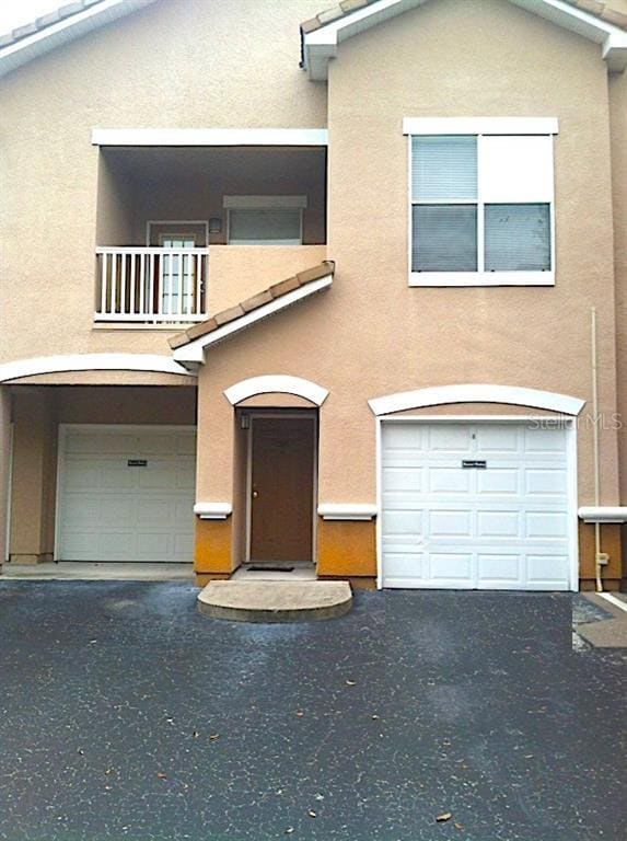Building Photo - 18108 Villa Creek Dr