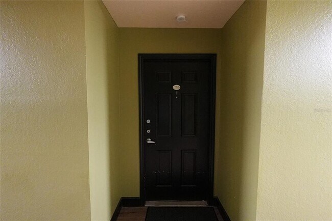 Building Photo - 911 N Orange Ave