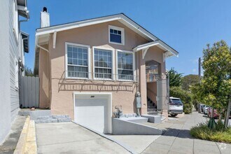 Building Photo - EPIC REA - Great Renovated ( all appliance...