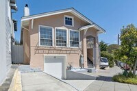 Building Photo - EPIC REA - Great Renovated ( all appliance...