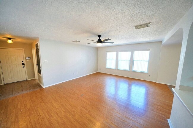 Building Photo - Charming 3-Bedroom Home in Ashley Place - ...