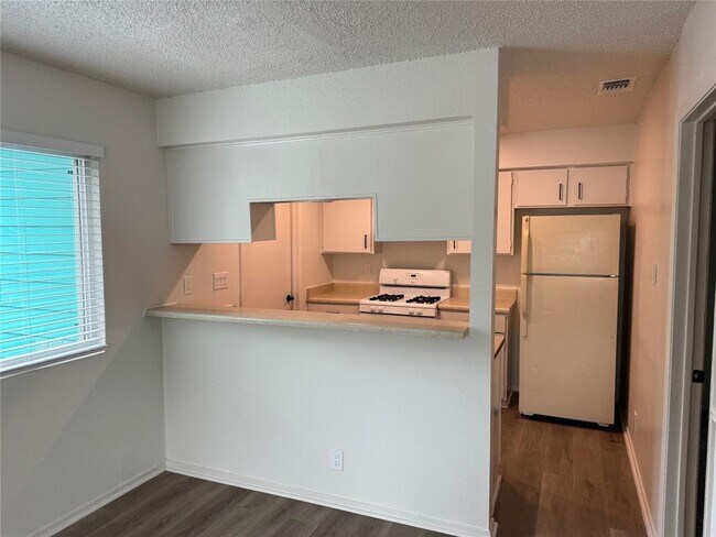Building Photo - 6808 Blue Dawn Trail