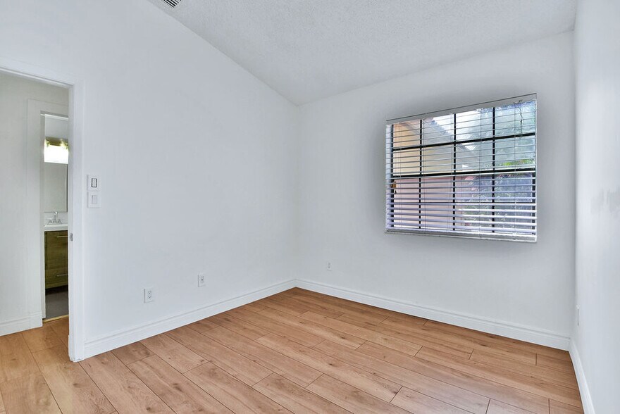 Building Photo - 3501 Magellan Cir