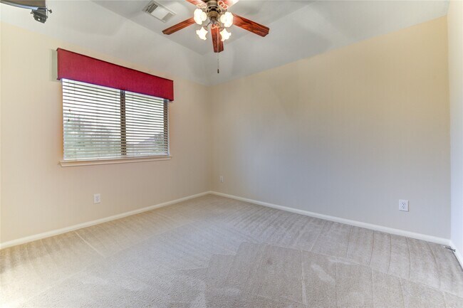 Building Photo - 27223 Camden Glen Ln