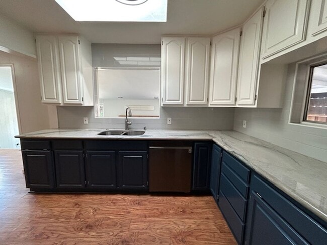 Building Photo - Charming 4 Bedroom, 2 Bath Home in Novato ...