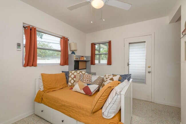 Building Photo - 2153 Pocahontas Dr