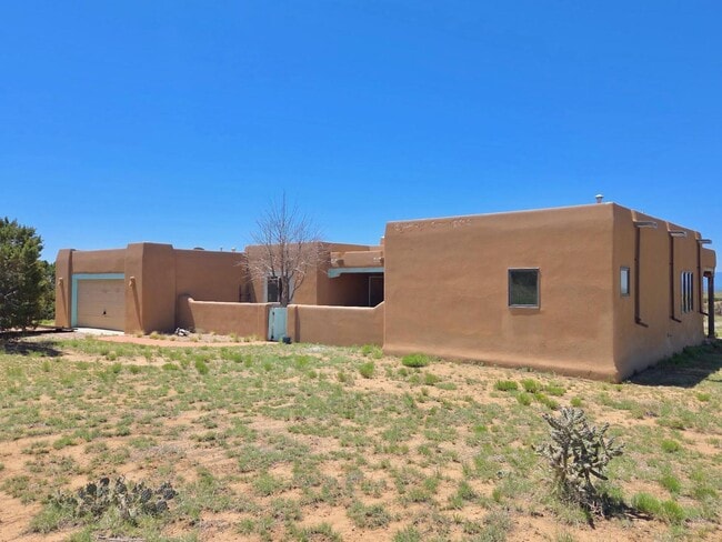 Building Photo - 45 Encantado Loop