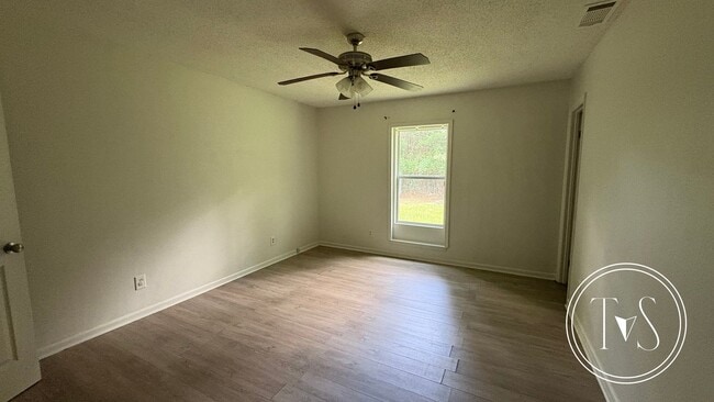 Building Photo - 258 Garden Cir