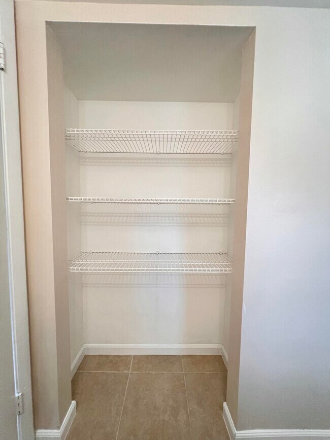 Building Photo - 21890 Lake Forest Cir