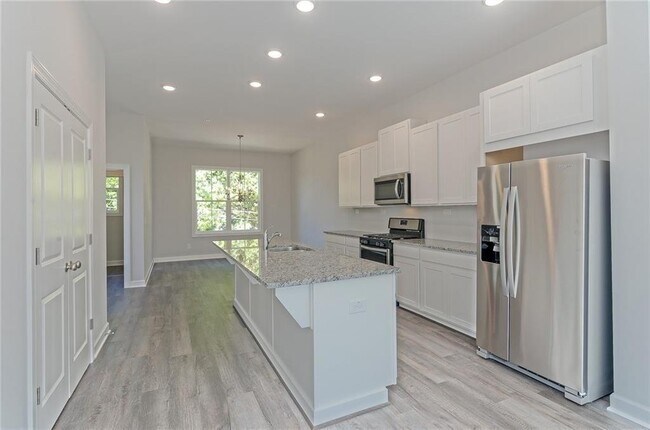 Building Photo - 2814 Woodland Terrace