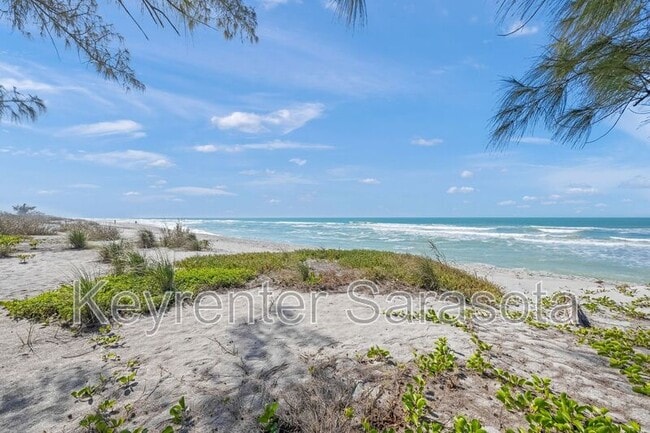 Building Photo - 8560 Heron Lagoon Cir