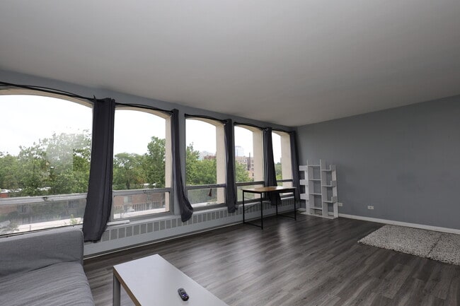 Building Photo - 1401 E 55th St