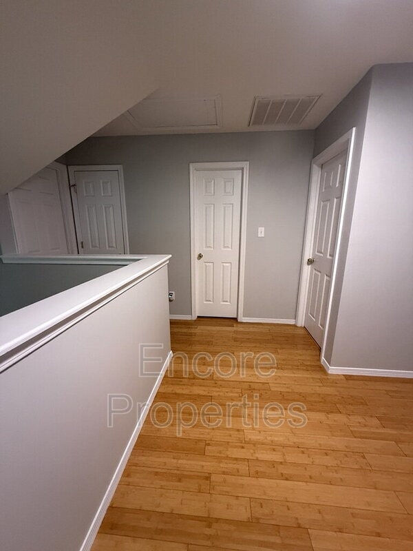 Building Photo - 6225 Saybrooke Dr