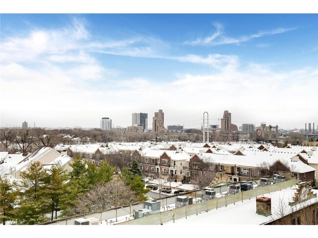 Building Photo - 408 N 1st St