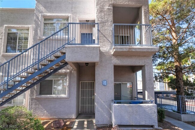 Building Photo - 2201 Ramsgate Dr