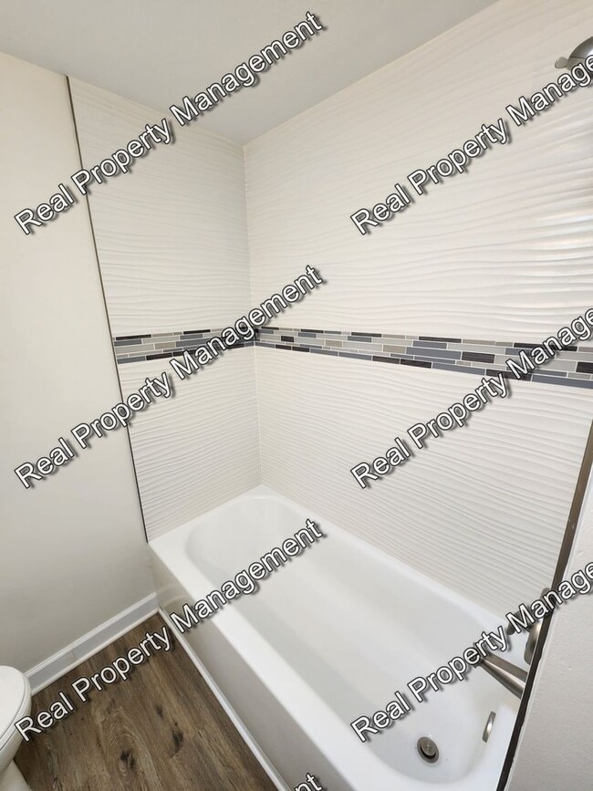 Building Photo - Updated Three Bedroom Ranch