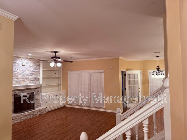 Building Photo - 8610 Dena Cove W