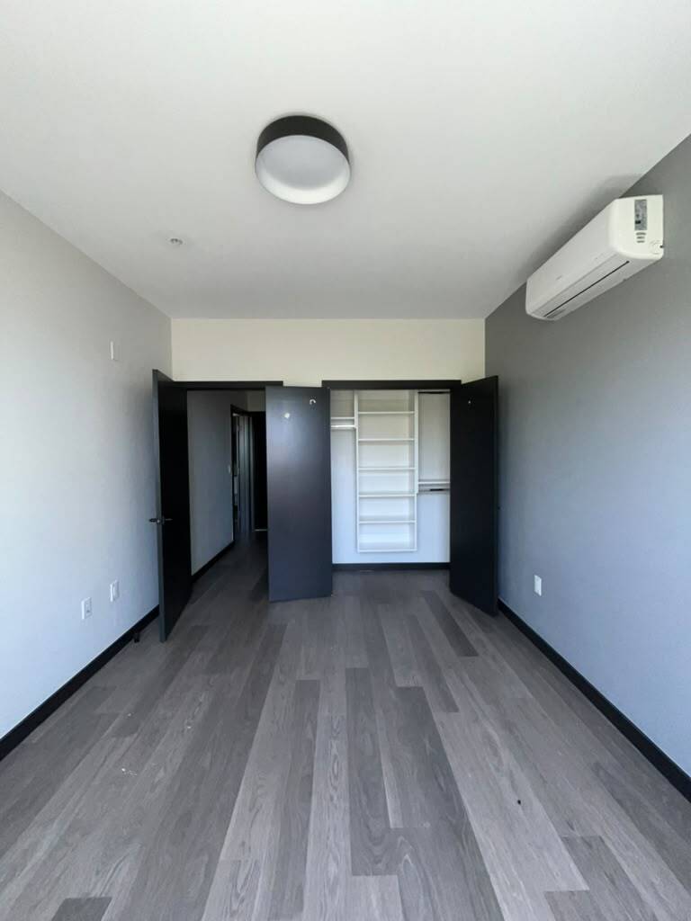 Building Photo - 129 Mallory Ave