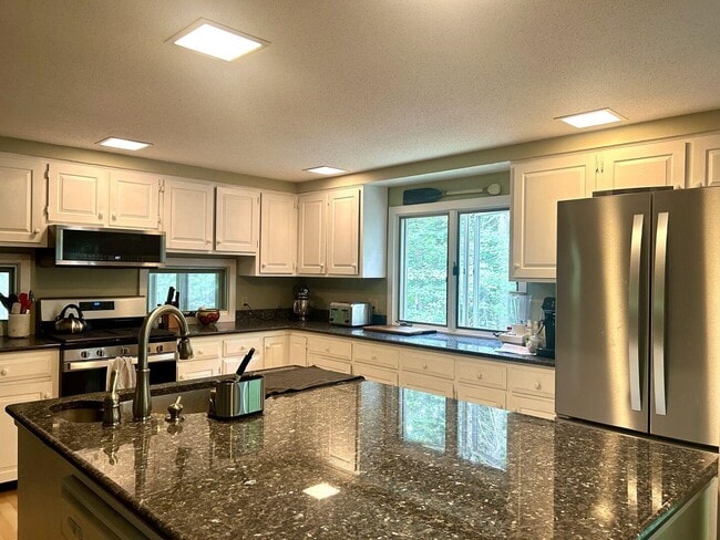 Building Photo - 24 Bright Slope Way