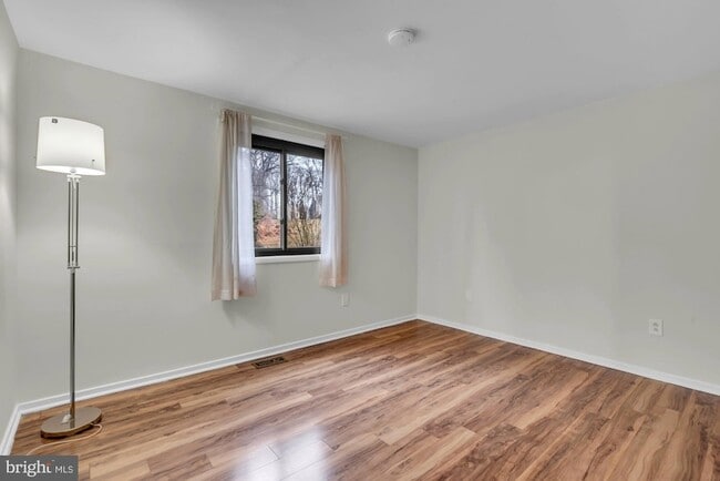 Building Photo - 8856 Youngsea Pl