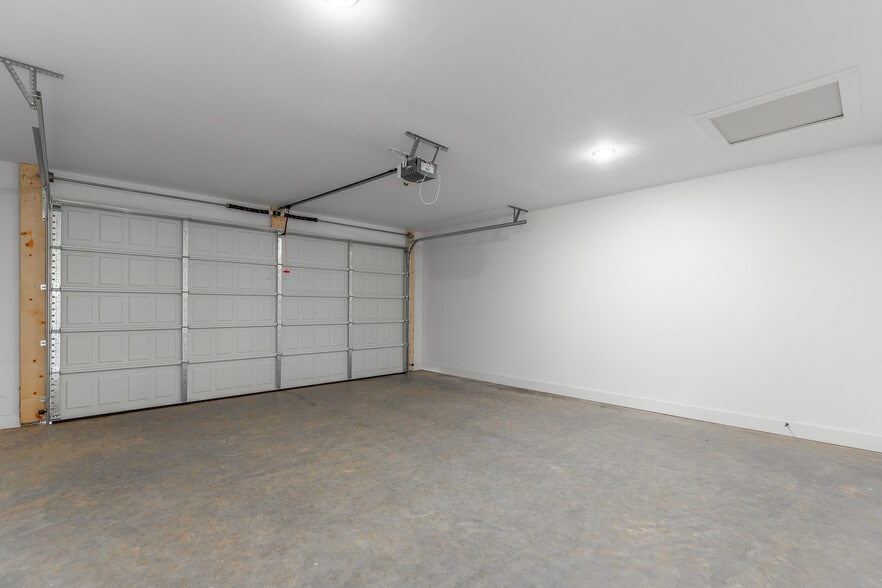Building Photo - 4654 Heiskell Dr