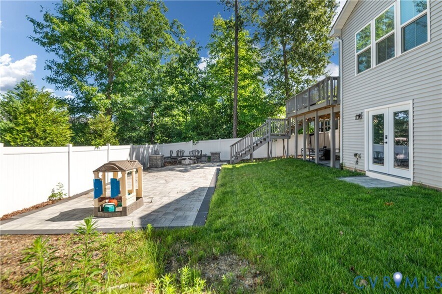 Building Photo - 16848 White Daisy Loop