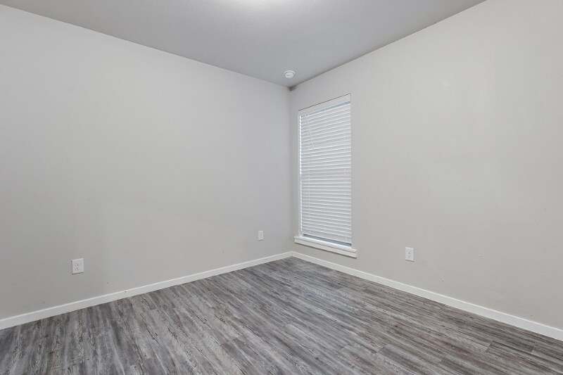 Building Photo - 2120 N Avenue J