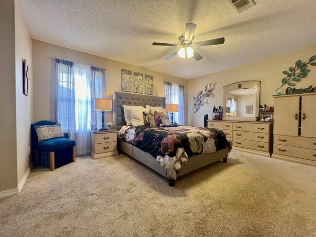 Building Photo - 318 Riverchase Blvd