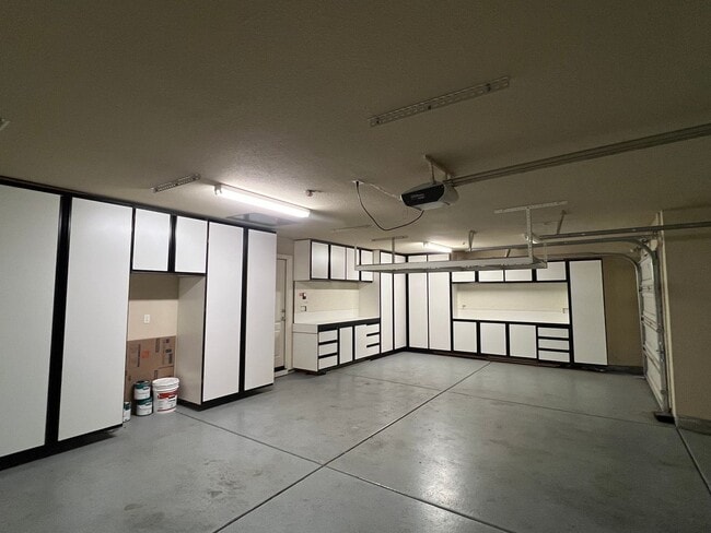 Building Photo - 1256 Jorgenson Dr