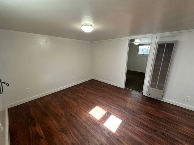 Building Photo - 928 N Garfield-3