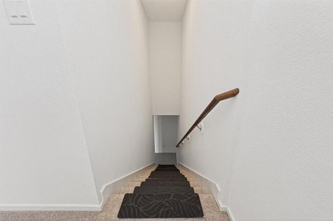 Building Photo - 6273 Alder Crk Dr