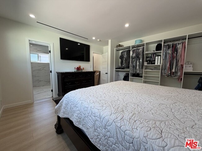 Building Photo - 8561 Kyle St