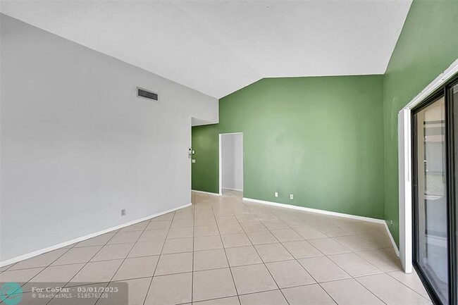 Building Photo - 45 Columbia Ct