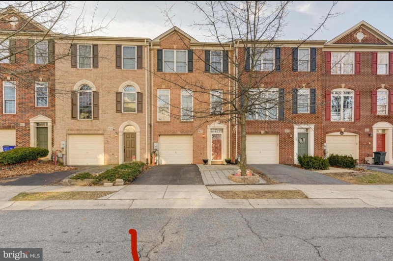Building Photo - 8827 Montjoy Pl