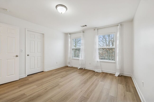 Building Photo - Located in the highly desirable McKays Mill community in Franklin, TN