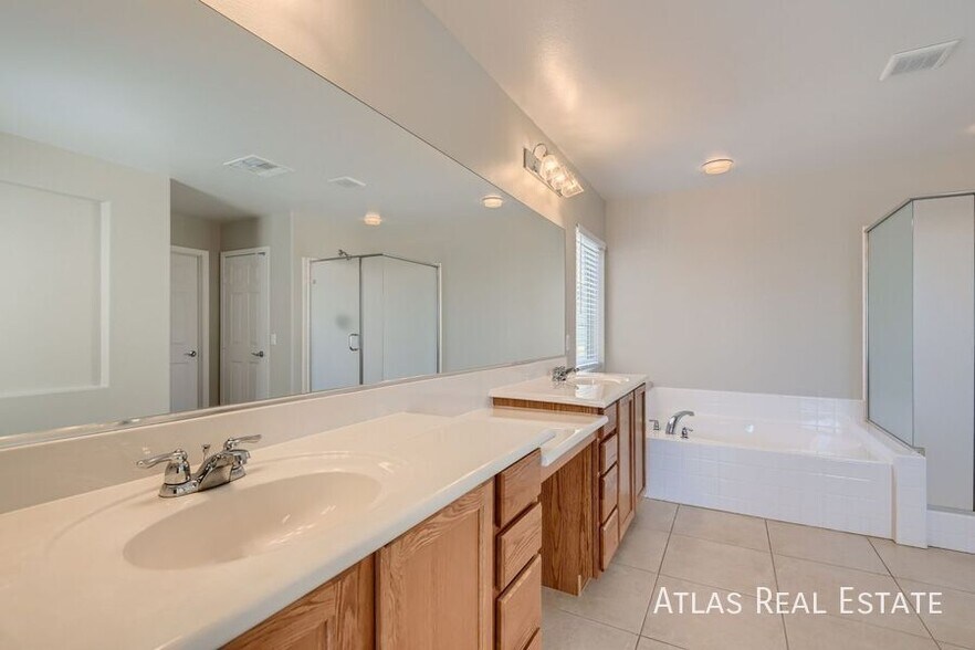 Building Photo - 6522 Chinatown St