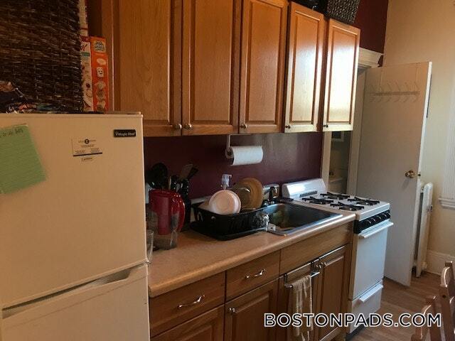 Building Photo - 447 Park Dr