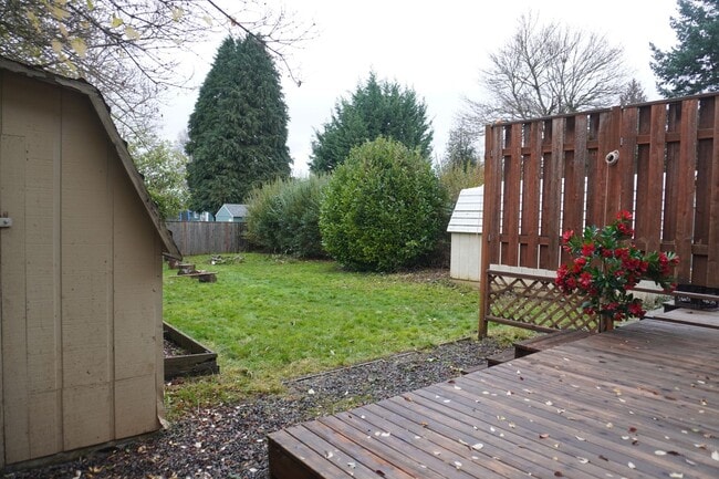 Building Photo - 3708 E 13th St