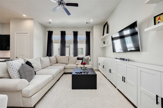 Building Photo - 108 Knightsbridge Park Ln