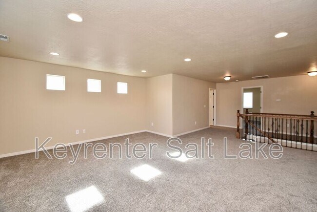 Building Photo - 1057 Cambria Drive