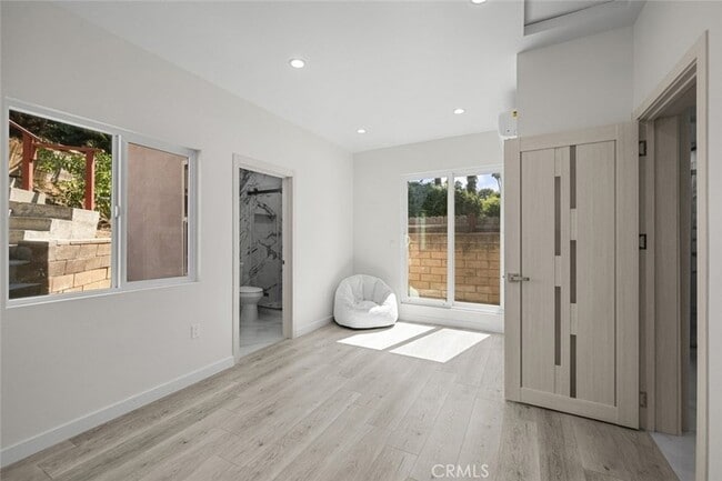 Building Photo - 10801 1/2 Wescott Avenue Unit