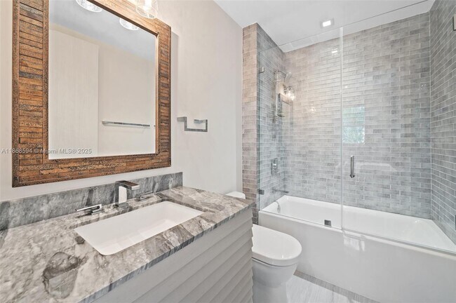 Building Photo - 13633 Deering Bay Dr