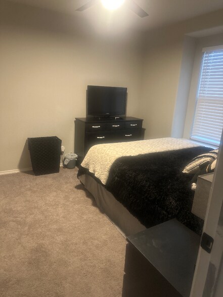 Building Photo - 6500 Alum Rock Cove