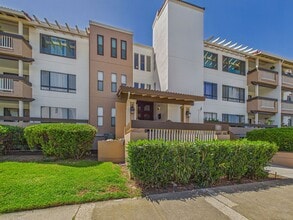 Building Photo - Large 1 bedroom condo for rent! $3,450